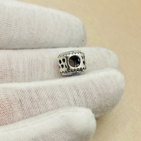 EUC Pandora 796245CZ Sterling Silver Radiant Teardrop Charm w/ Clear Zirconia - Picture 9 of 11